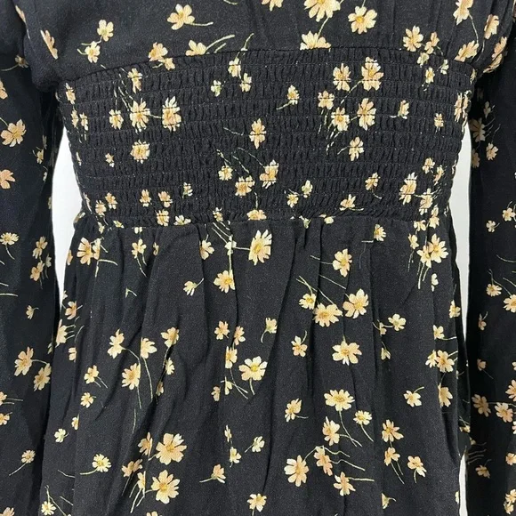 American Eagle Outfitters Blouse Womens S Black w. Yellow Floral Puff Sleeve Top - Picture 10 of 14